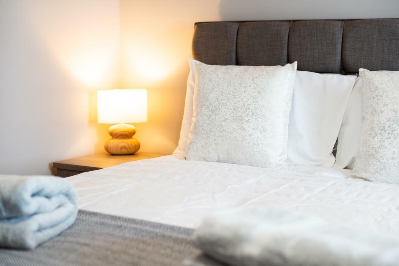 Styling! Copper Quarter Apartment